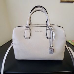 NWT| MICHAEL KORS MERCER DUFFLE